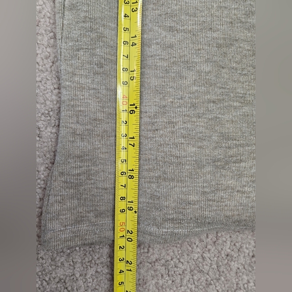 7 FOR ALL MANKIND Women's Puff Sleeve VNeck Creamy Grey Cardigan Sweater. Size S - Picture 12 of 12